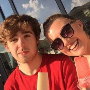 Meet your Posher, Dawn